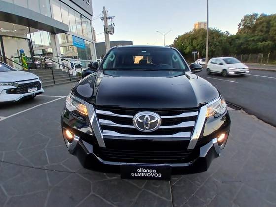 TOYOTA HILUX SW4 2.7 SRV 7 LUGARES 4X2 16V FLEX 4P AUTOMÁTICO